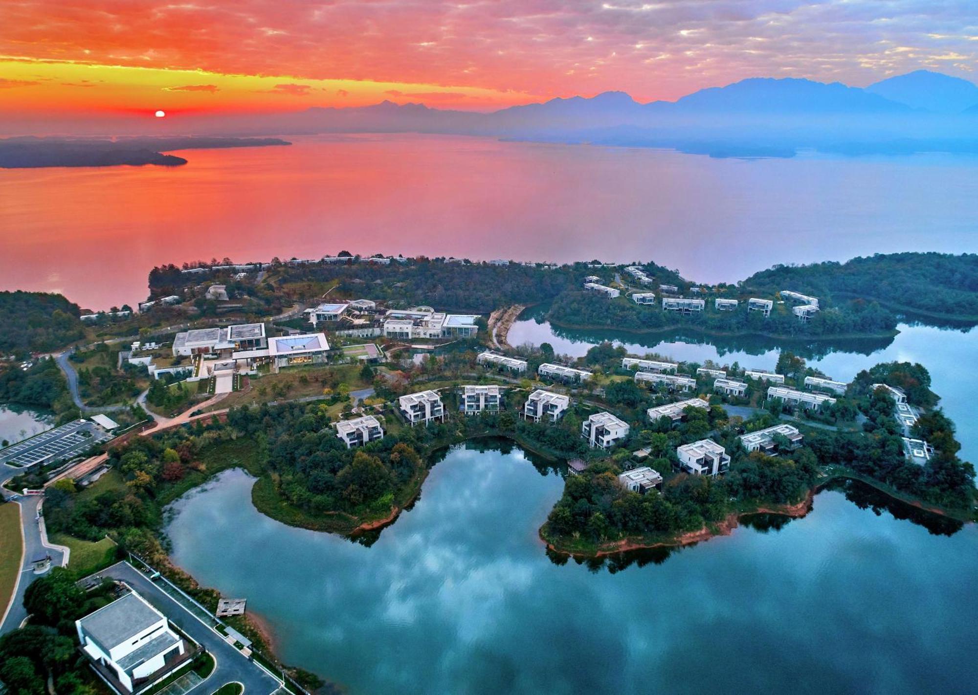 Lushan West Sea Resort, Curio Collection By Hilton Jiujiang  Bagian luar foto